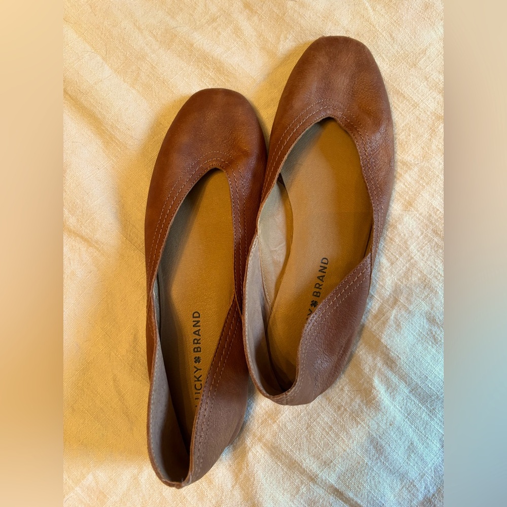 Lucky Brand Alba Leather Flat 7.5 - Like New